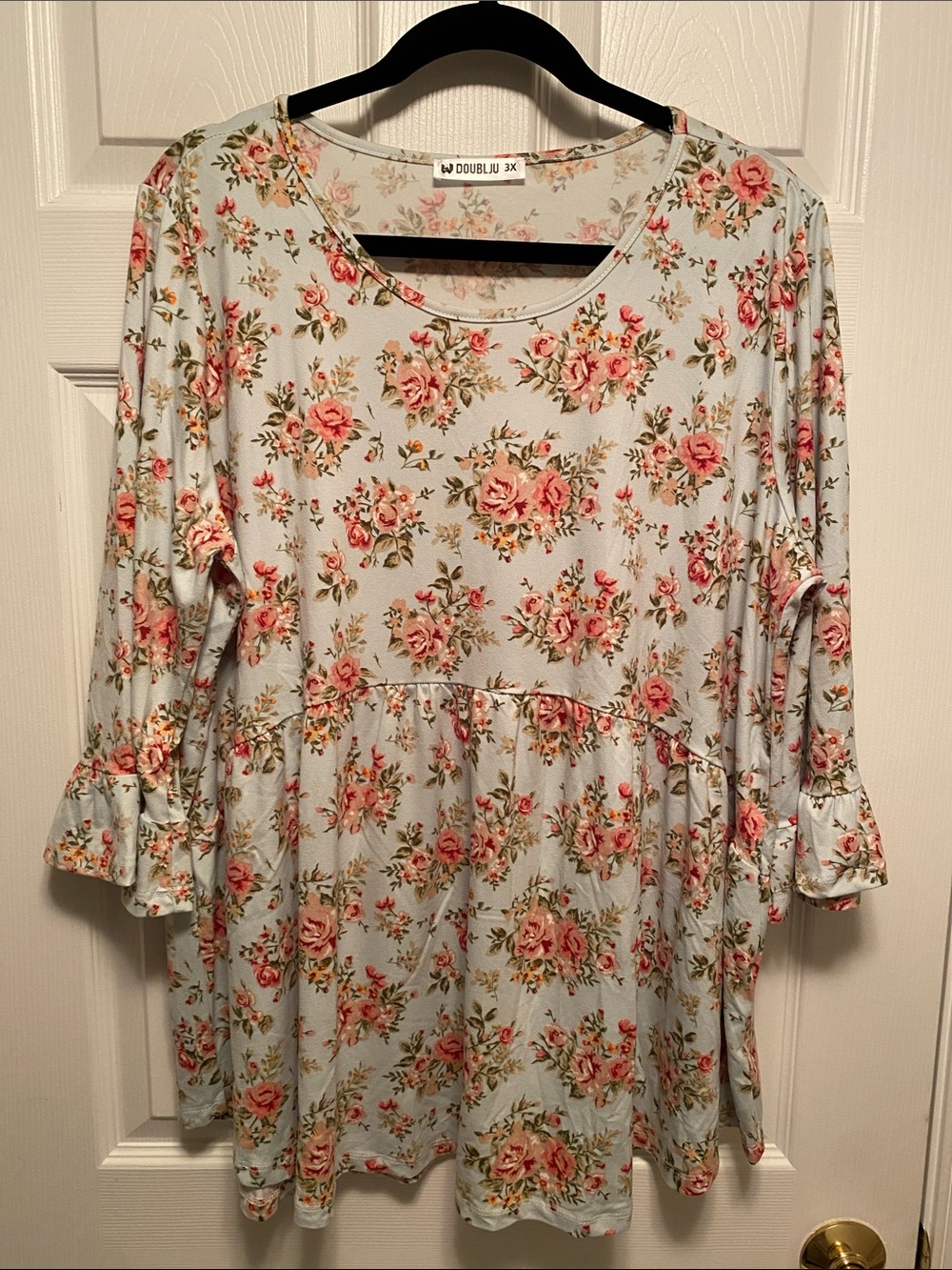 Doublju  Scoop Neck Floral Top with 3/4 Length Ruffle Sleeves…size 3X
